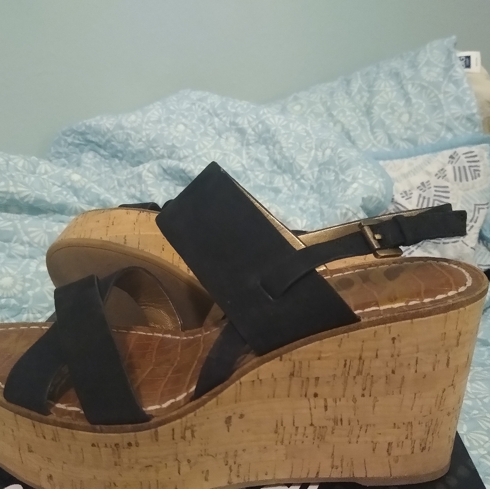 Leather sandals